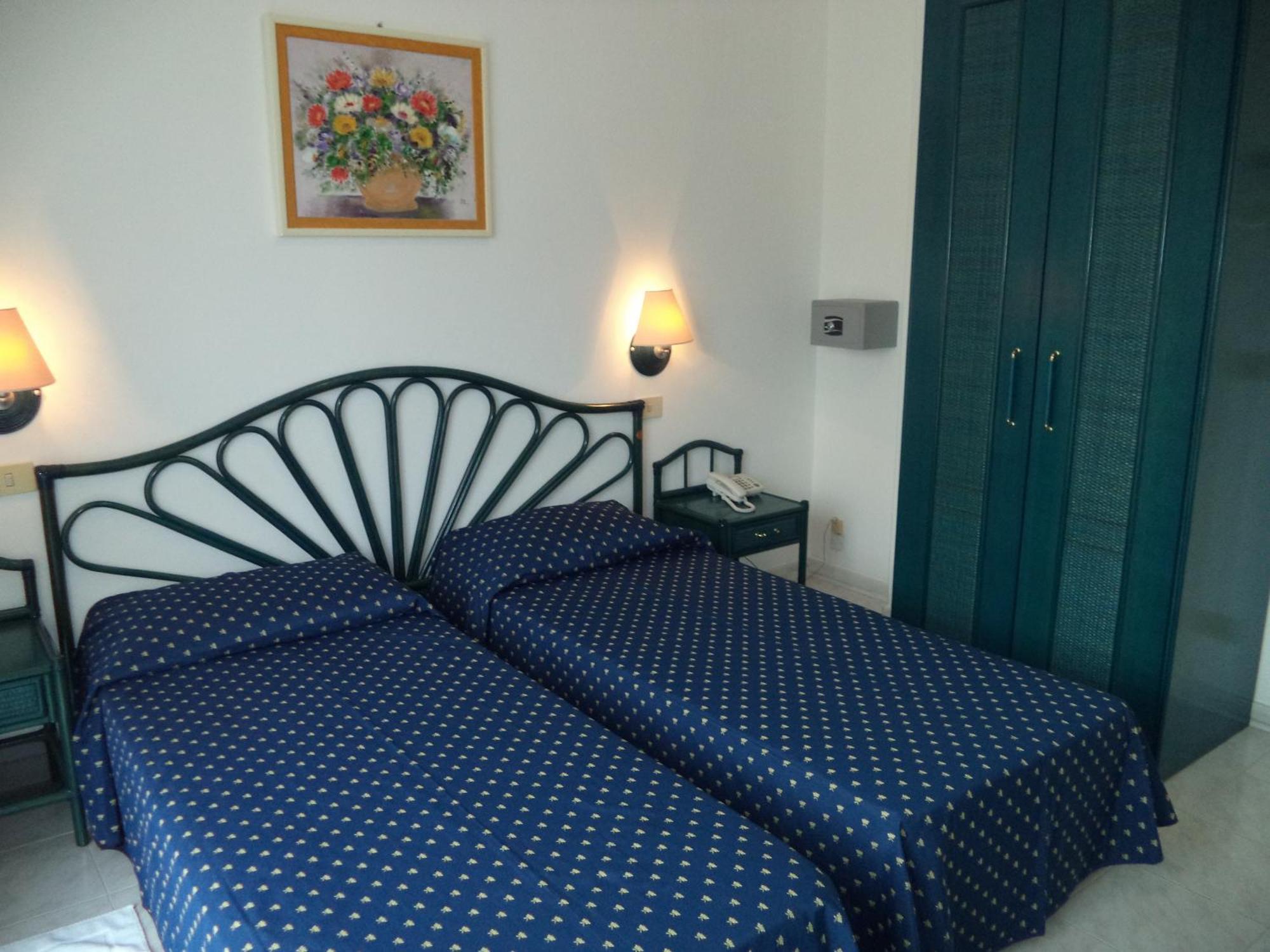 Hotel Miramare Diano Marina Phòng bức ảnh