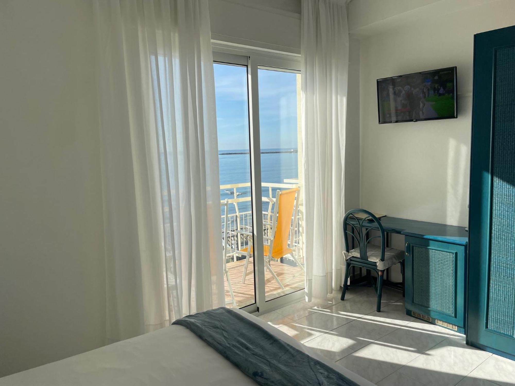 Hotel Miramare Diano Marina Ngoại thất bức ảnh